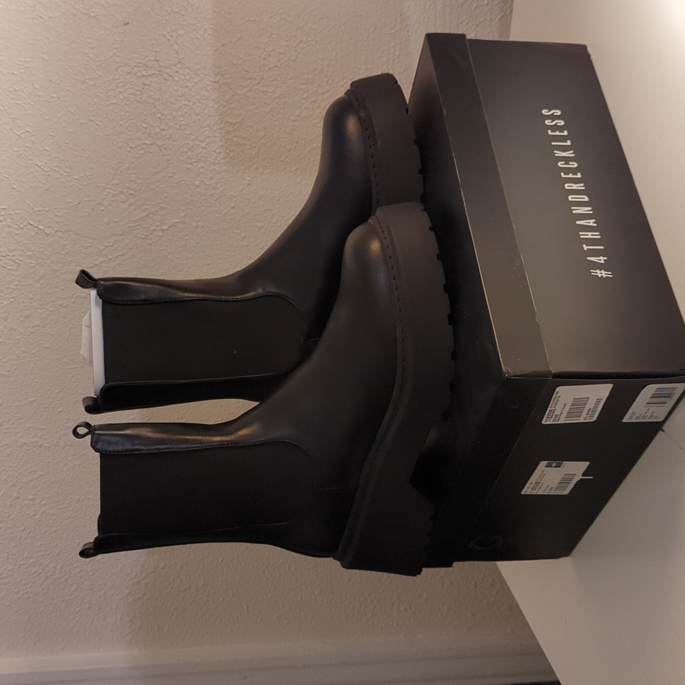 4th & Reckless Edie Black Platform Chelsea Boot size 10